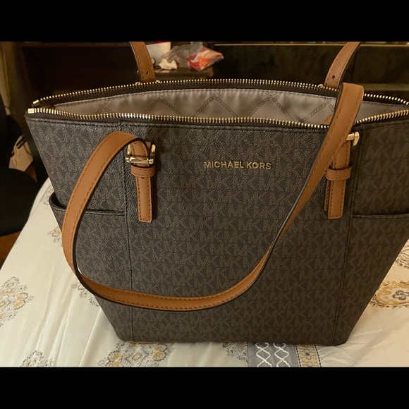 Authentic Unused Michael Kors Bag - Picture 6 of 7